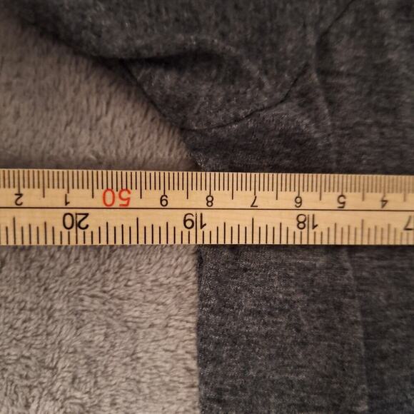 Austin Mahone T-Shirt Women's Junior Size XL Gray Pop Star Music Merchandise - Picture 6 of 6